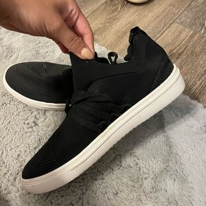 Never worn*** Steve madden sneakers